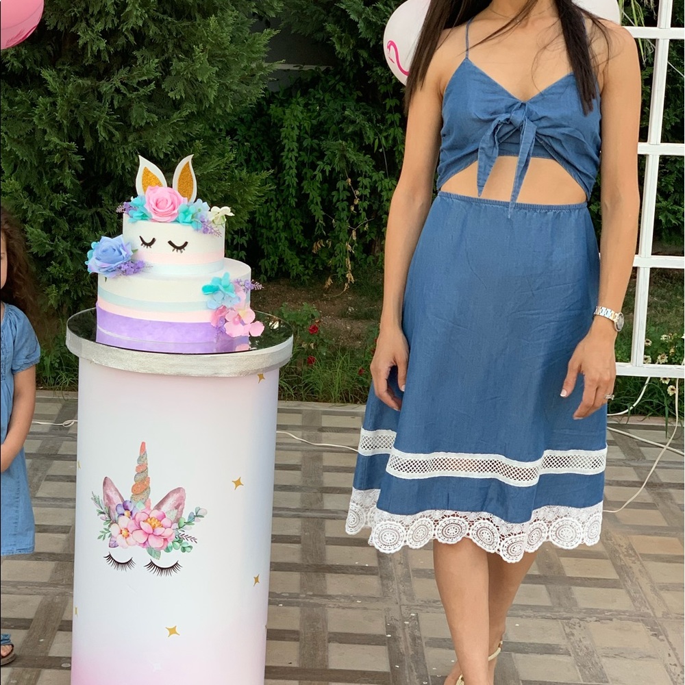 Dress - Picture 4 of 4